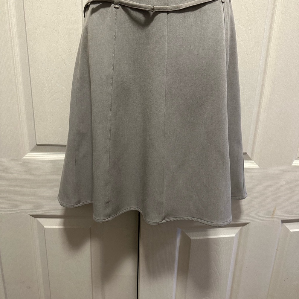 Gray flair skirt. Size 6.stretch/polyester/rayon